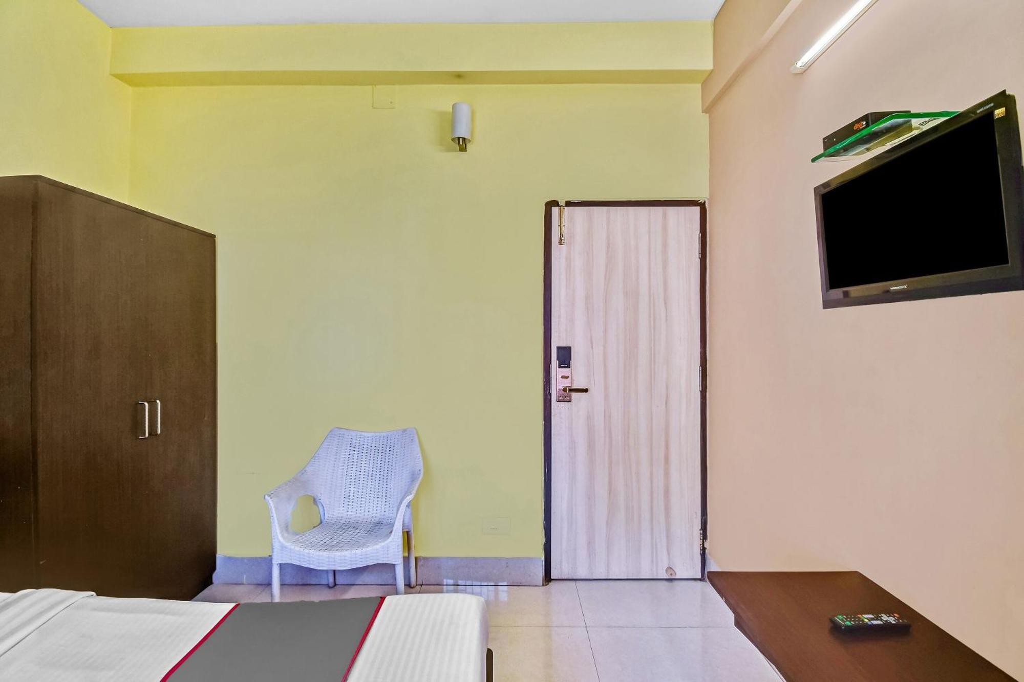 Capital O Kabita Guest House Near Acropolis Mall Kalkuta Zewnętrze zdjęcie