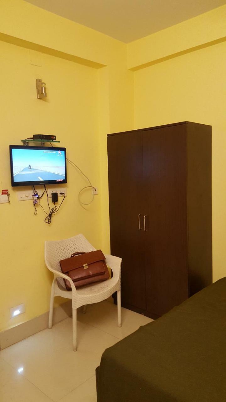 Capital O Kabita Guest House Near Acropolis Mall Kalkuta Zewnętrze zdjęcie